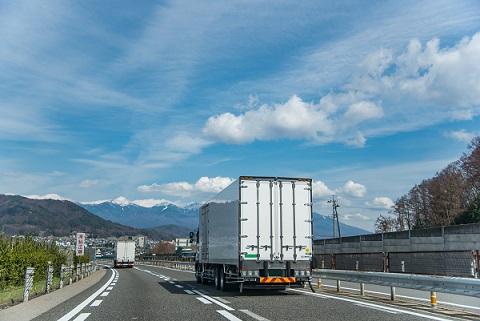 トラックの運転に慣れよう トラックのコツ 日本運転手求人センター