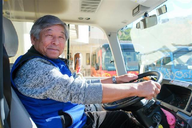 コミューター送迎運転手　MC1409